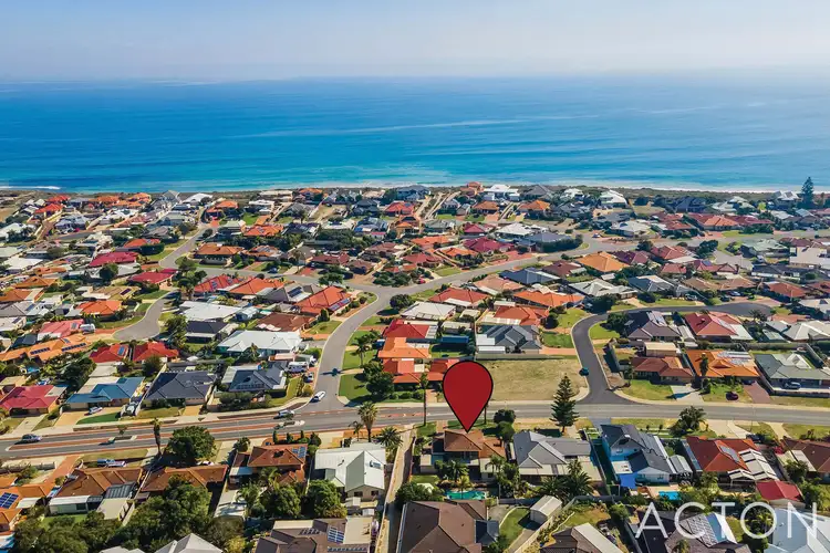 204 Mclarty Road, Halls Head WA 6210