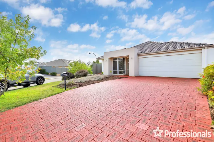 15 Blackall Mews, Piara Waters WA 6112
