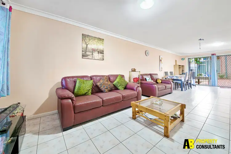 2/39-41 Metella Road, Toongabbie NSW 2146