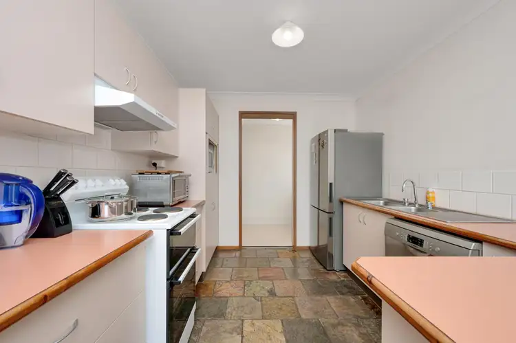 Fifth view of Homely house listing, 2/4 Pondee Place, Toronto NSW 2283