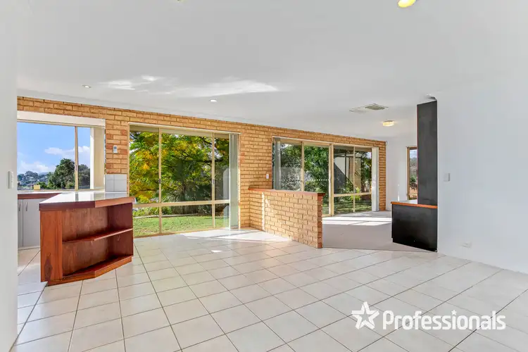 Seventh view of Homely house listing, 5 Opal Way, Mount Richon WA 6112
