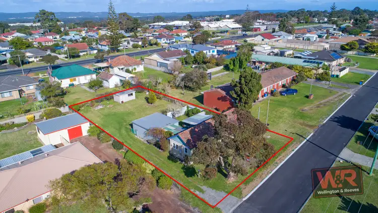 15 Canning Street, Orana WA 6330