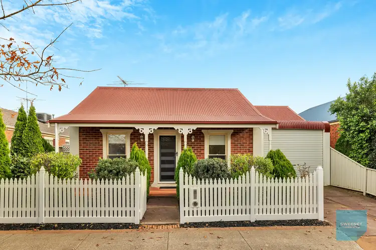 12 Smethwick Green, Caroline Springs VIC 3023