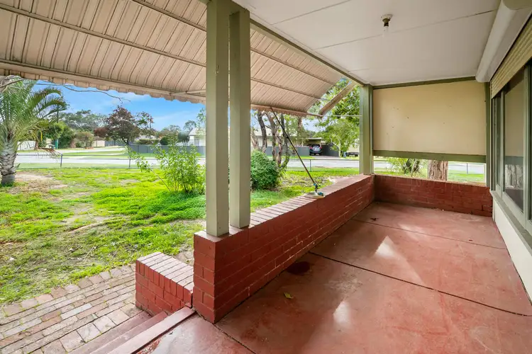 2 Meelah Way, Koongamia WA 6056