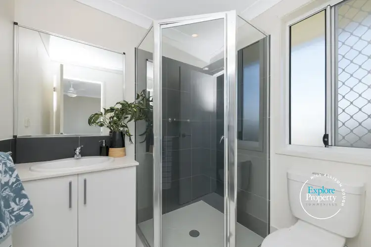 Sixth view of Homely block of units listing, 6 Cassinia Street, Mount Low QLD 4818