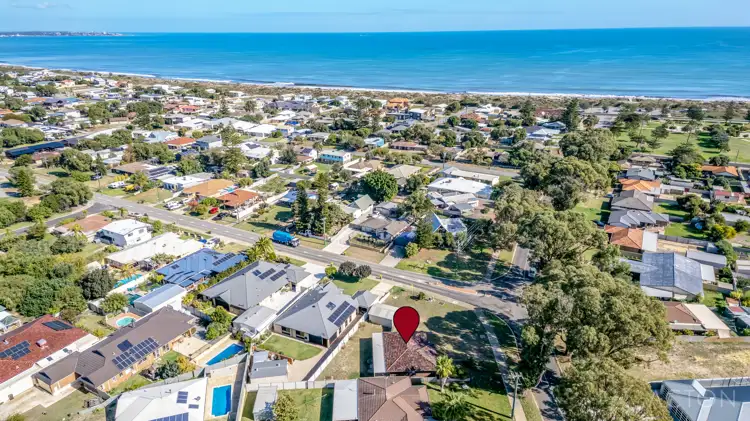 Fifth view of Homely house listing, 2 Challenger Road, Madora Bay WA 6210