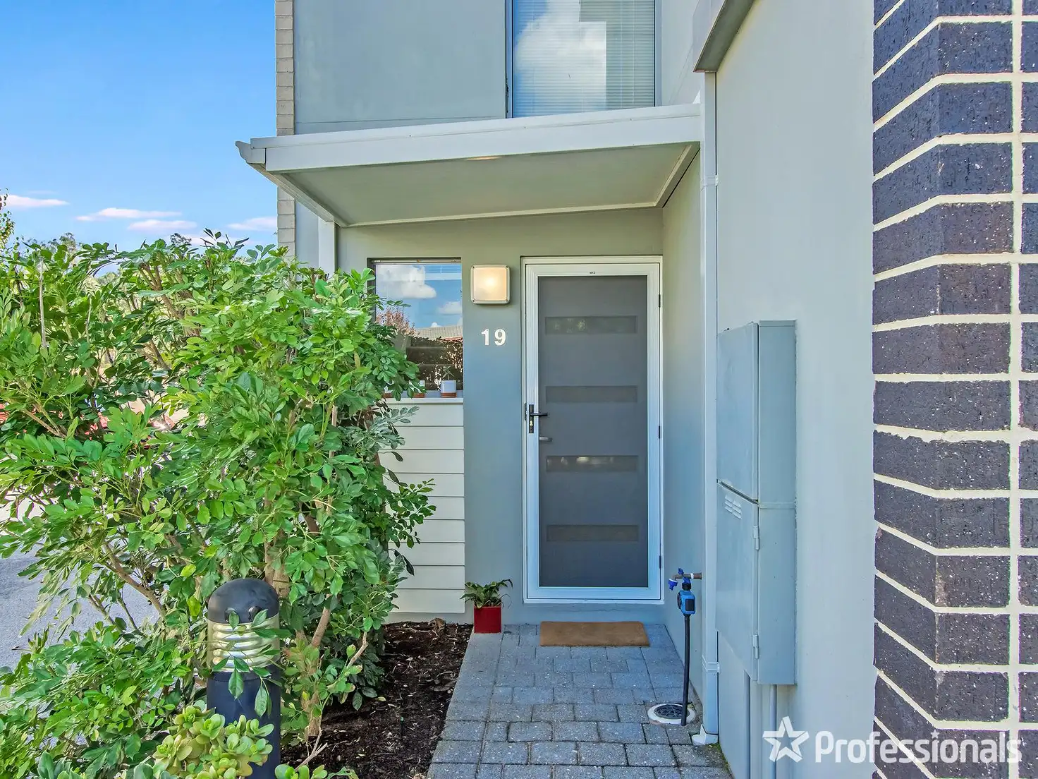 Main view of Homely townhouse listing, 19/2 Louvre Way, Baldivis WA 6171