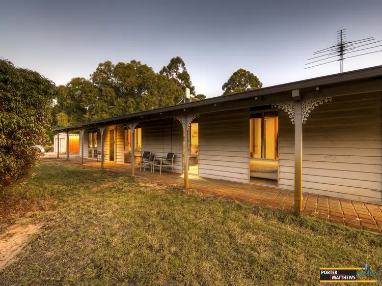 104 Spears Drive, Oakford WA 6121