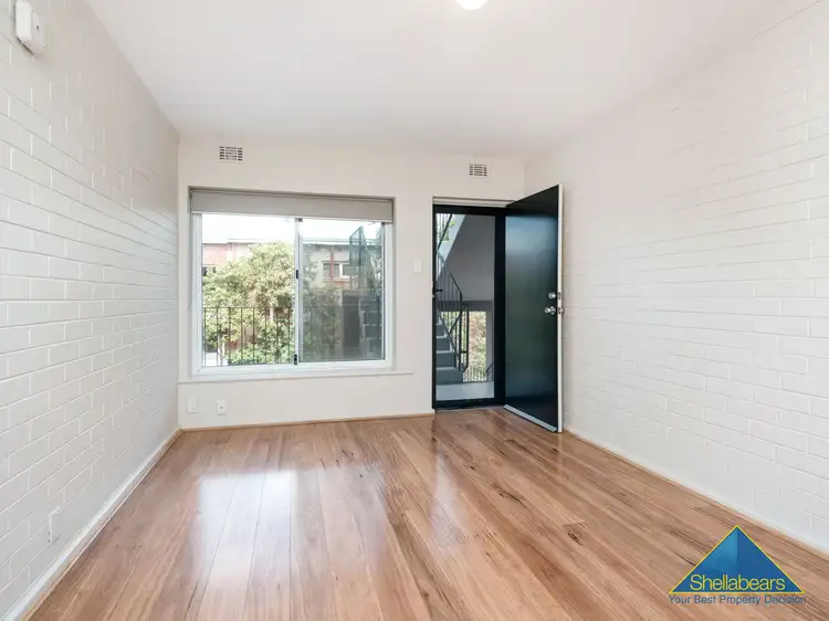11/4 Gadsdon Street