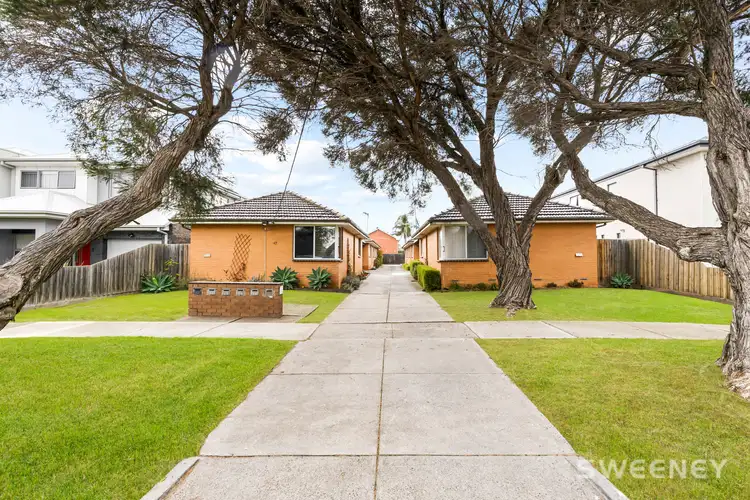 2/69 Rose Street, Altona VIC 3018