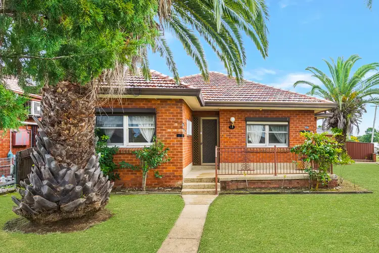 16 Seaman Avenue, Fairfield East NSW 2165