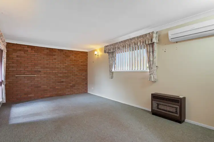 Second view of Homely house listing, 7 Hinkler Crescent, Wilsonton QLD 4350