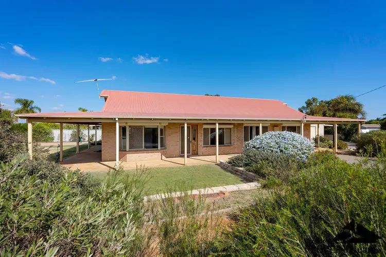 44 Sunnybanks Drive, Strathalbyn WA 6530
