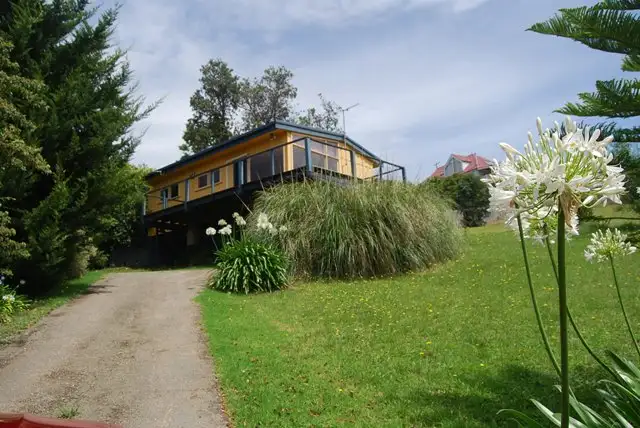 5 Outlook Avenue, Lakes Entrance VIC 3909