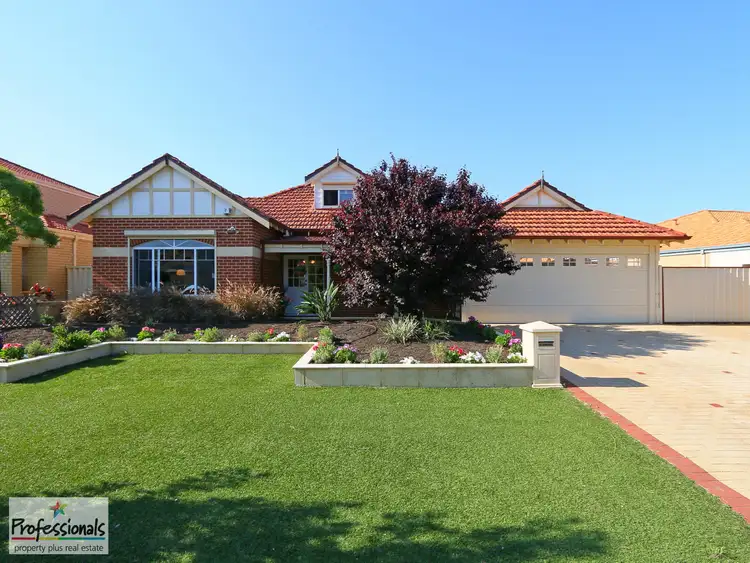 22 Chatsworth Gate, Canning Vale WA 6155