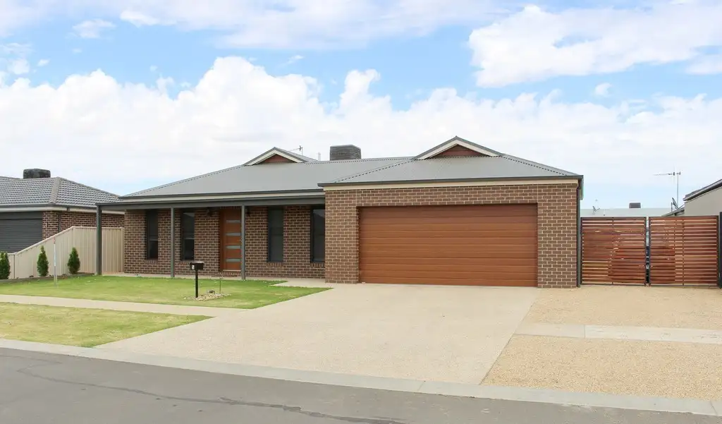 Main view of Homely house listing, 5 Lakeviews Circuit, Yarrawonga VIC 3730