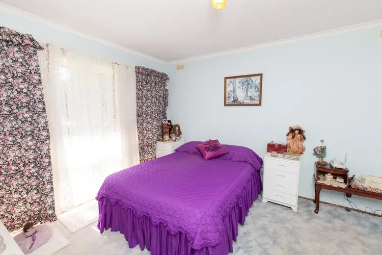 Seventh view of Homely house listing, 8 Ash Court, Red Cliffs VIC 3496