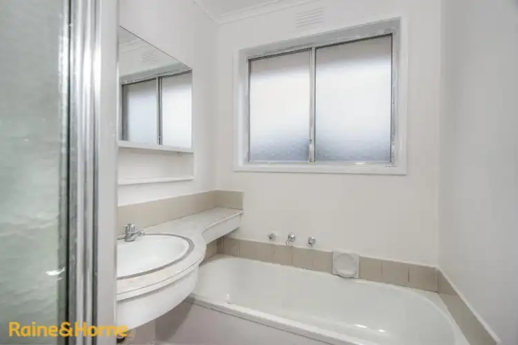 Seventh view of Homely house listing, 2 Casey Avenue, Sunbury VIC 3429