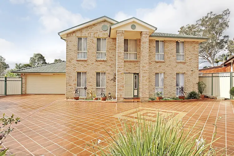 11 Flax Place, Macquarie Fields NSW 2564