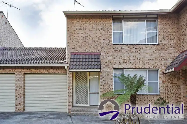 9/25 Surrey Street, Minto NSW 2566