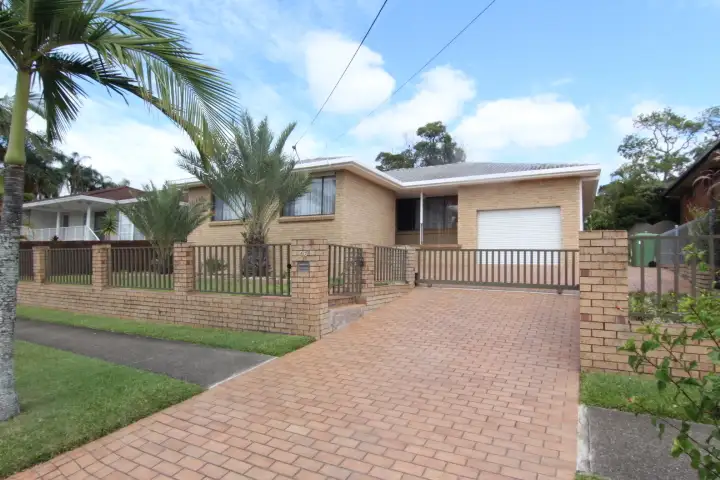 42 Freda St, Ashmore QLD 4214