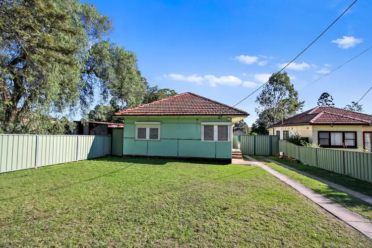 7 Church Street, Macquarie Fields NSW 2564