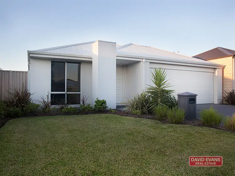Second view of Homely house listing, 5 Damperia Green, Sinagra WA 6065
