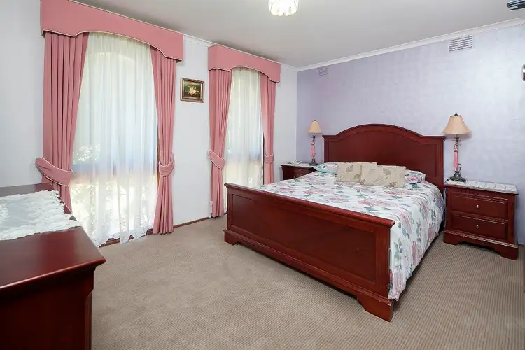 Sixth view of Homely house listing, 6 Primrose Hill Close, Endeavour Hills VIC 3802