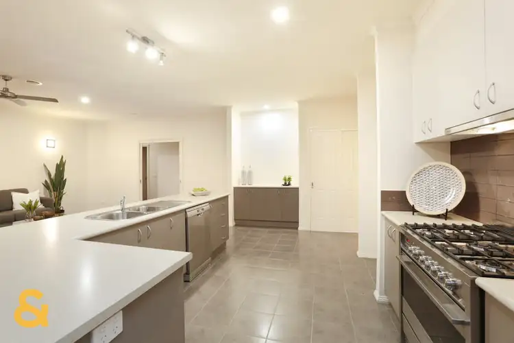 Fifth view of Homely house listing, 22 Scottsdale Court, Craigieburn VIC 3064