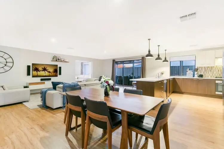 1 Manly Court, Seaford Rise SA 5169