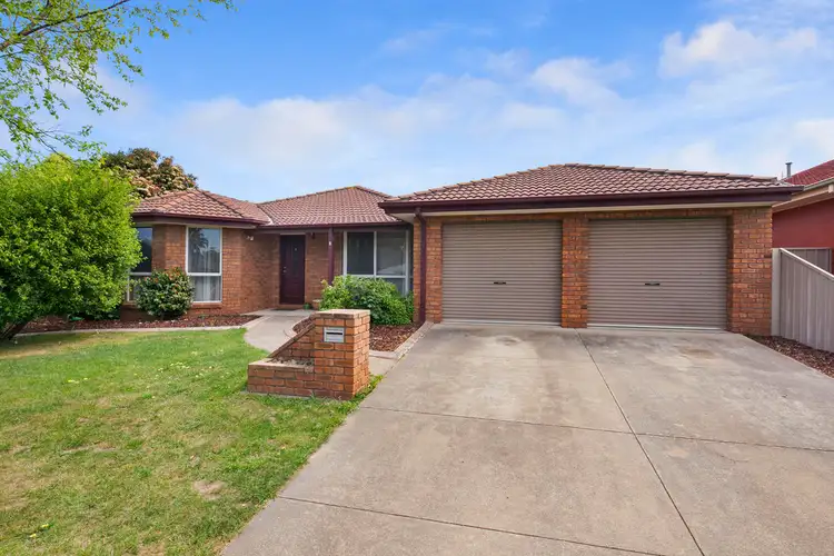 8 Lawrie Drive, Alfredton VIC 3350