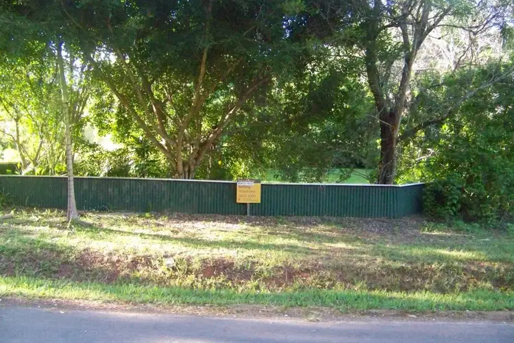 67 LUCAS DR, Lamb Island QLD 4184