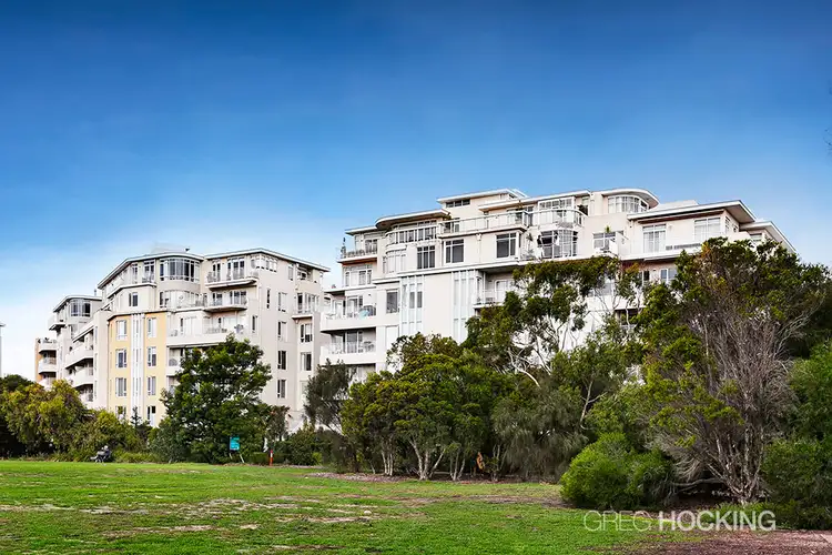 2/2 Graham Street, Port Melbourne VIC 3207