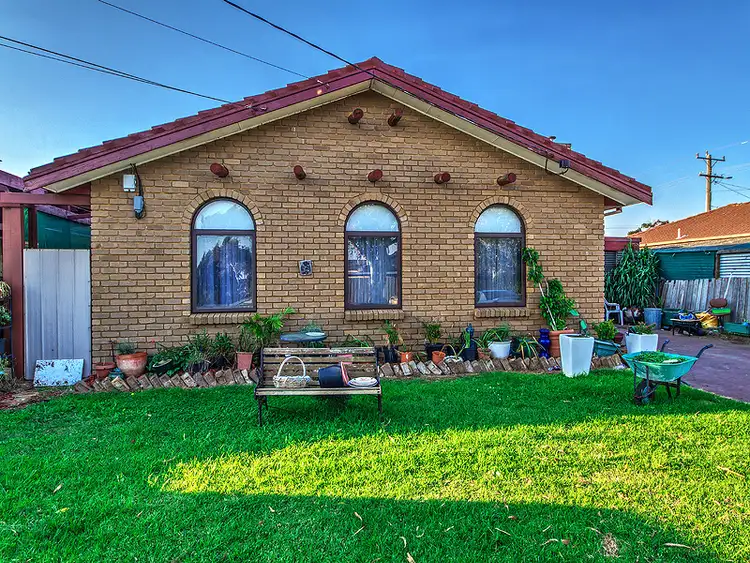 24 NEERIM STREET, Melton South VIC 3338