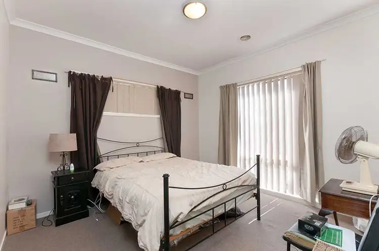Fifth view of Homely house listing, 21 Highbury Circuit, Craigieburn VIC 3064