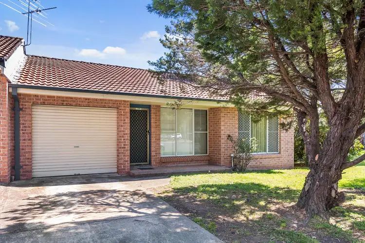 9/2 Bensley Road, Macquarie Fields NSW 2564