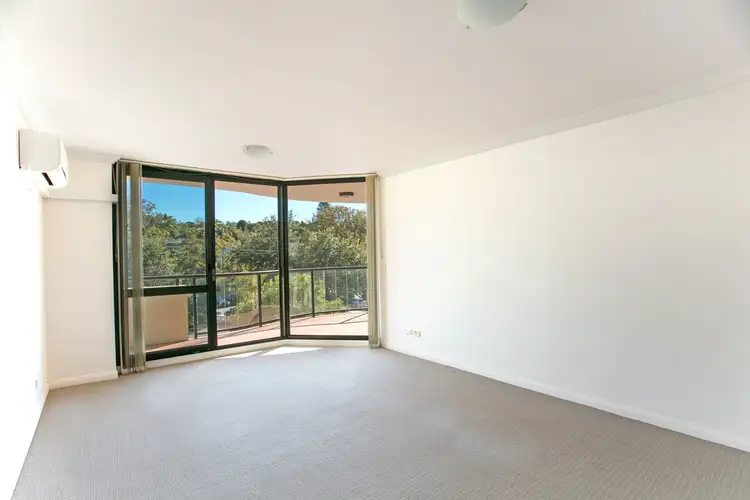 207/11 Mooramba Road