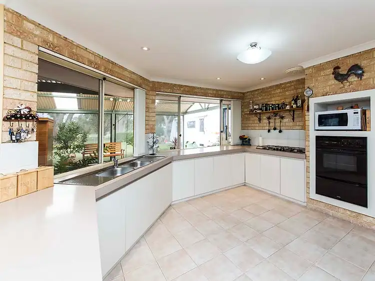 Fifth view of Homely house listing, 10 Boronia Close, Pinjarra WA 6208