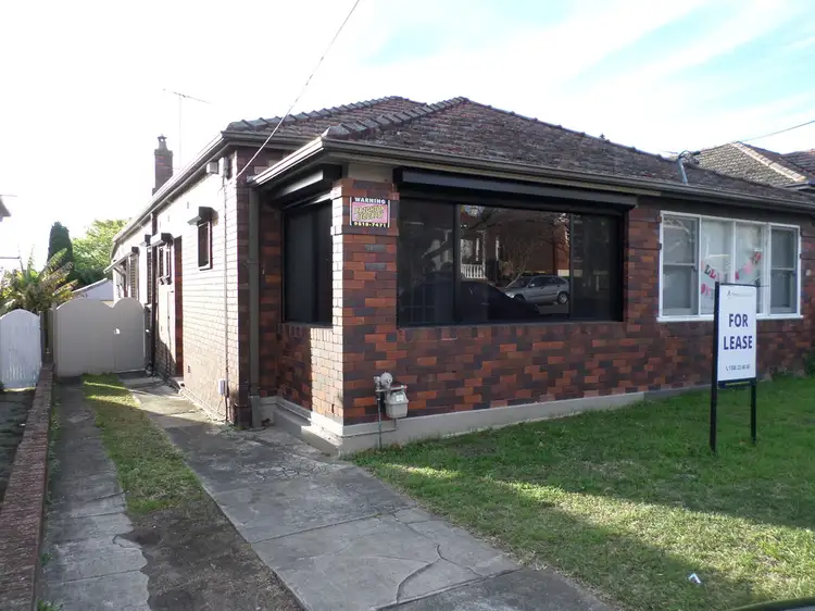 15 Robert Street