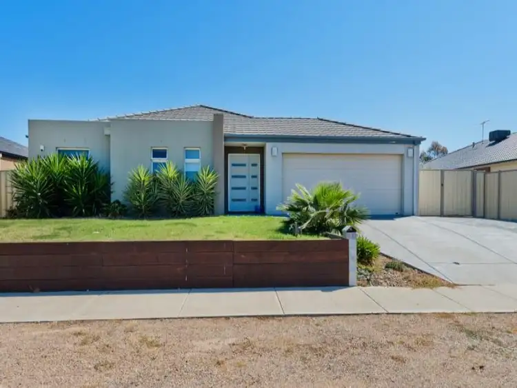 93 Caitlyn Drive, Melton West VIC 3337