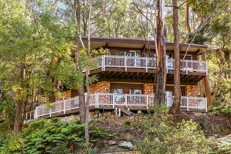 1 Mariana Cl, St Ives NSW 2075