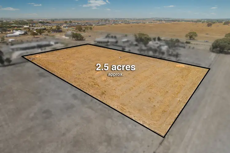 7 Nicola Court, Mickleham VIC 3064