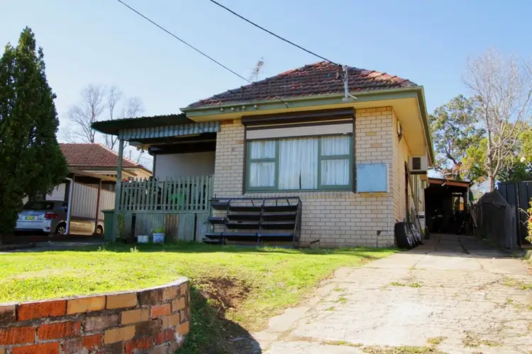 6 Carnation Ave, Guildford NSW 2161