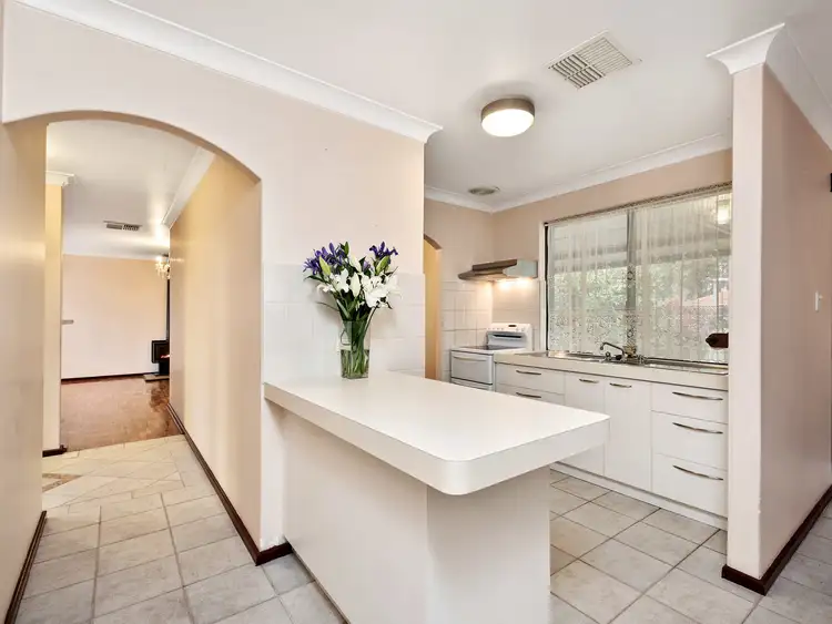 12 Banner Place, Lesmurdie WA 6076