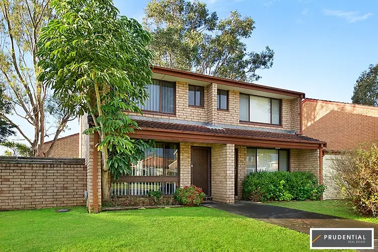 2/3 Amaranthus Pl, Macquarie Fields NSW 2564