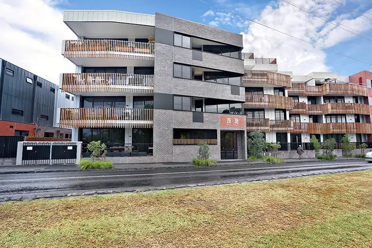 212/26-38 Merri Parade, Northcote VIC 3070