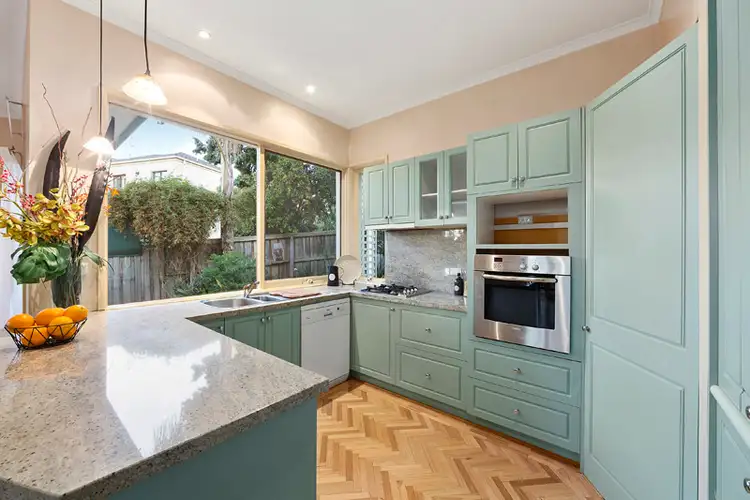 Fourth view of Homely house listing, 5 Castlereagh Court, Mount Waverley VIC 3149