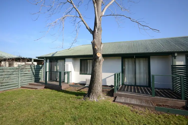 8/19 Toonalook Parade, Paynesville VIC 3880