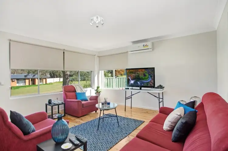 Second view of Homely house listing, 4 Petrie Close, Thornton NSW 2322