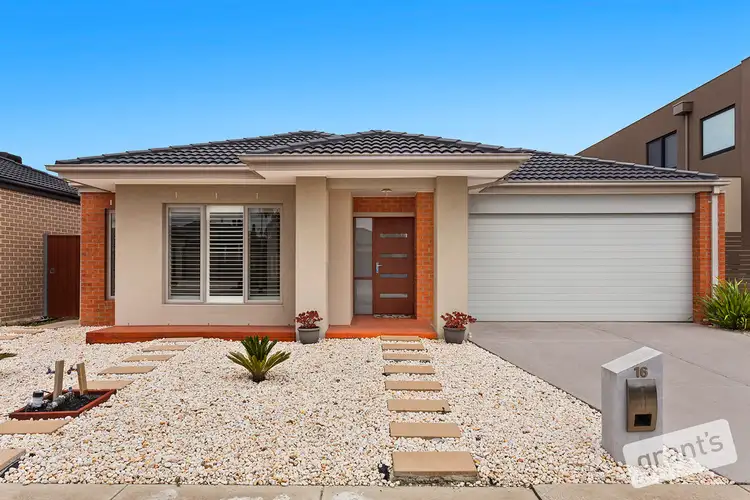 16 Brightstone Drive, Clyde North VIC 3978